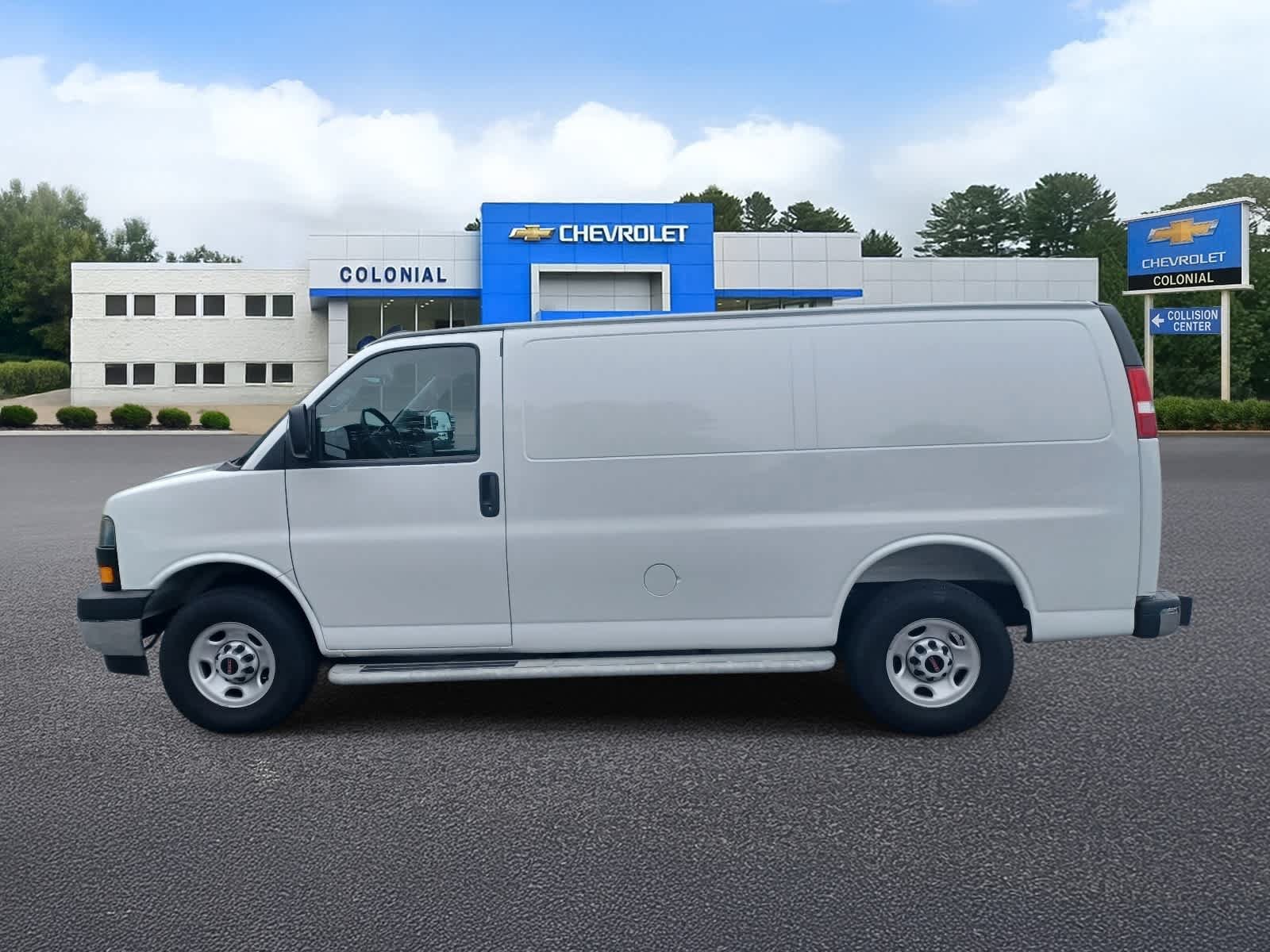 Used 2025 GMC Savana 2500 w/ Driver Convenience Package RWD image 6