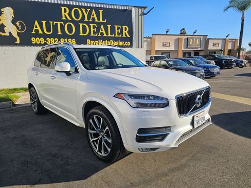 Used 2017 Volvo XC90 T6 Momentum w/ Vision Package AWD/4WD image 3