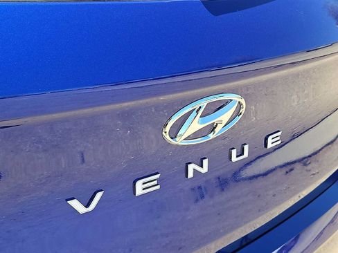 Used 2026 Hyundai Venue SEL FWD image 12