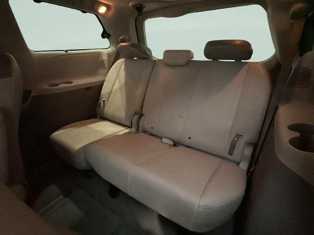 Used 2011 Toyota Sienna Limited AWD/4WD image 20