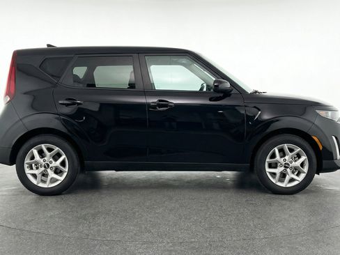 Used 2025 Kia Soul LX w/ LX Technology Package image 11