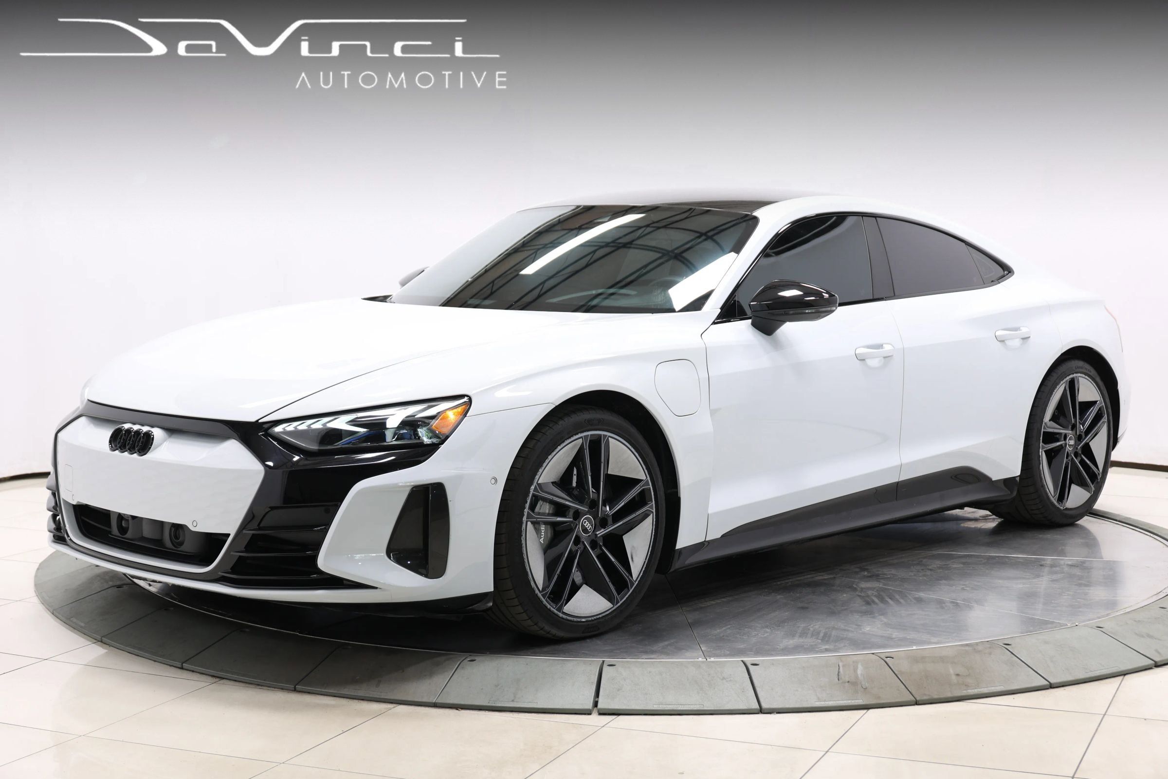 Used 2023 Audi RS e-tron GT w/ Carbon Performance Package AWD/4WD image 1
