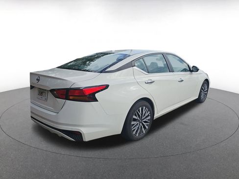 Used 2025 Nissan Altima 2.5 SV image 7