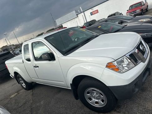 Used 2018 Nissan Frontier S w/ Work Truck Package image 9