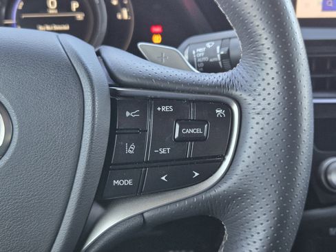 Used 2024 Lexus ES 300h F Sport image 28