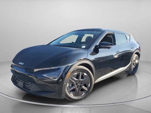 New 2025 Kia EV6 Light w/ Light LR Technology Package image 2