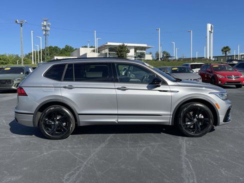 Used 2024 Volkswagen Tiguan SE R-Line image 8