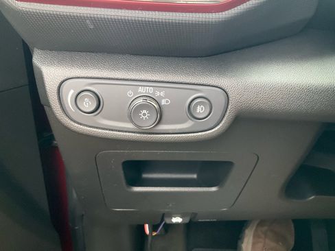 Used 2021 Chevrolet TrailBlazer RS w/ Sun and Liftgate Package image 17