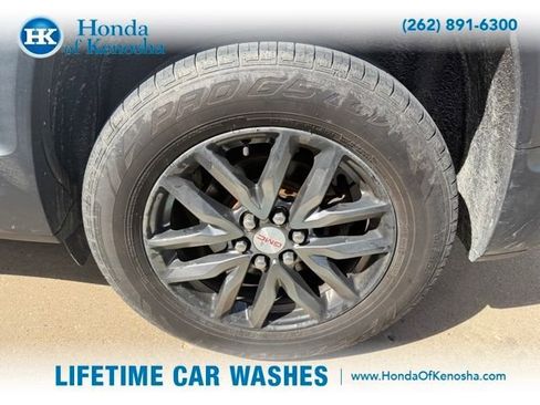 Used 2017 GMC Acadia SLT image 3