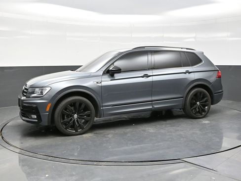 Used 2021 Volkswagen Tiguan SE R-Line image 3
