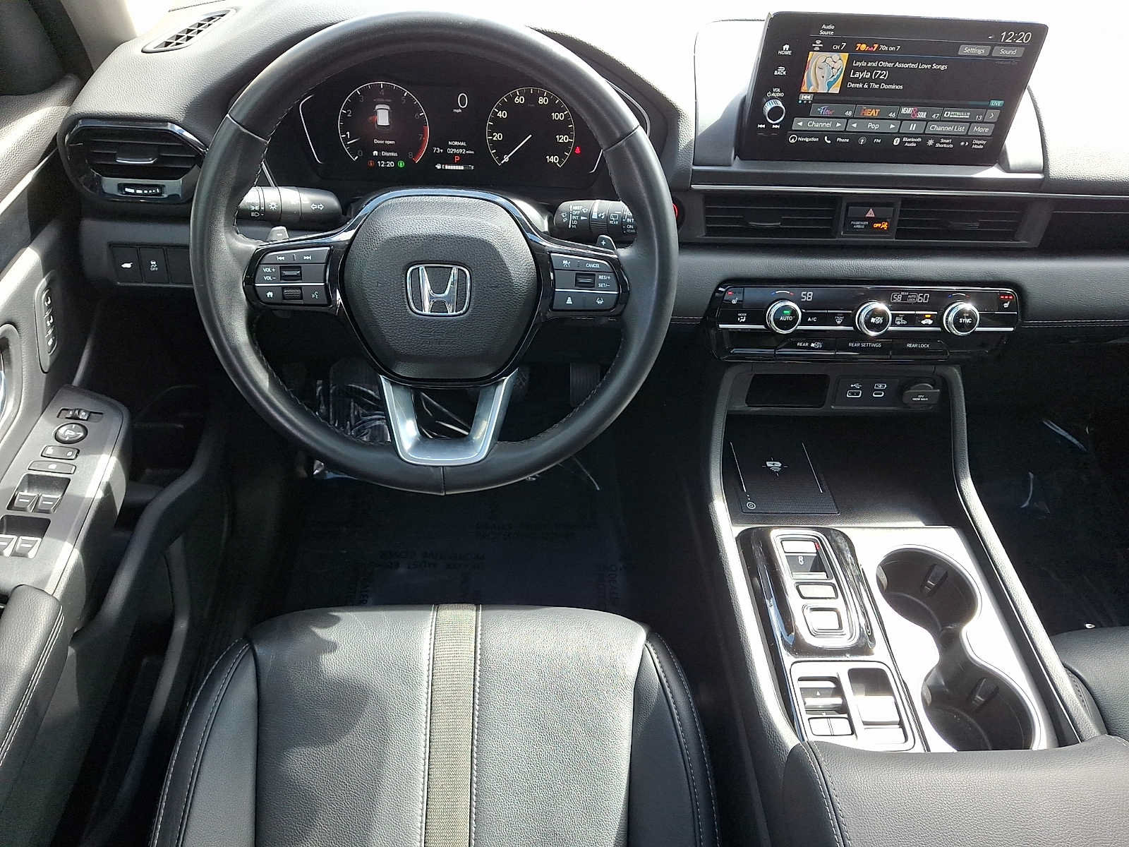 Used 2024 Honda Pilot Touring image 11