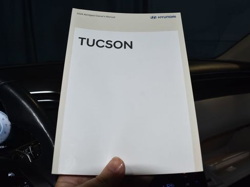 Used 2024 Hyundai Tucson Limited FWD image 11