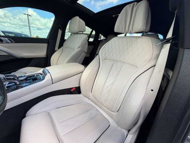 Used 2022 BMW X6 xDrive40i w/ M Sport Package AWD/4WD image 29