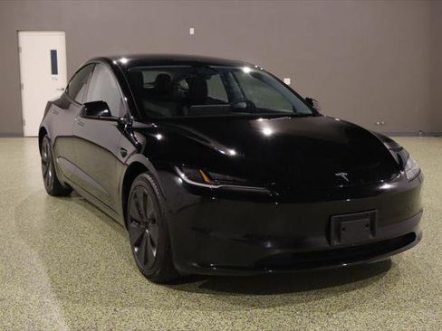 Used 2025 Tesla Model 3 Long Range image 1