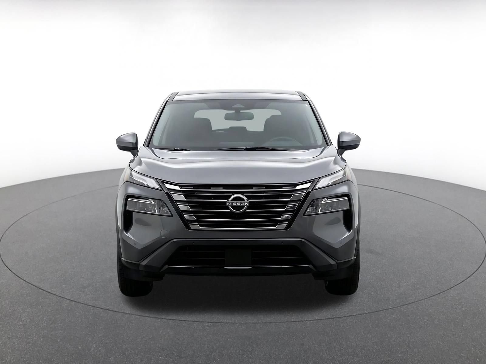 Used 2025 Nissan Rogue SV FWD image 2