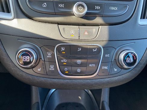 Used 2024 Chevrolet Malibu LT FWD image 21