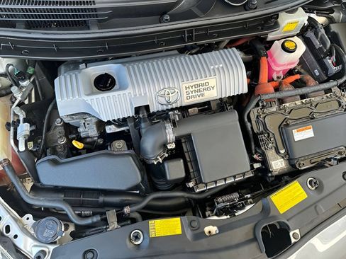 Used 2014 Toyota Prius Two FWD image 21