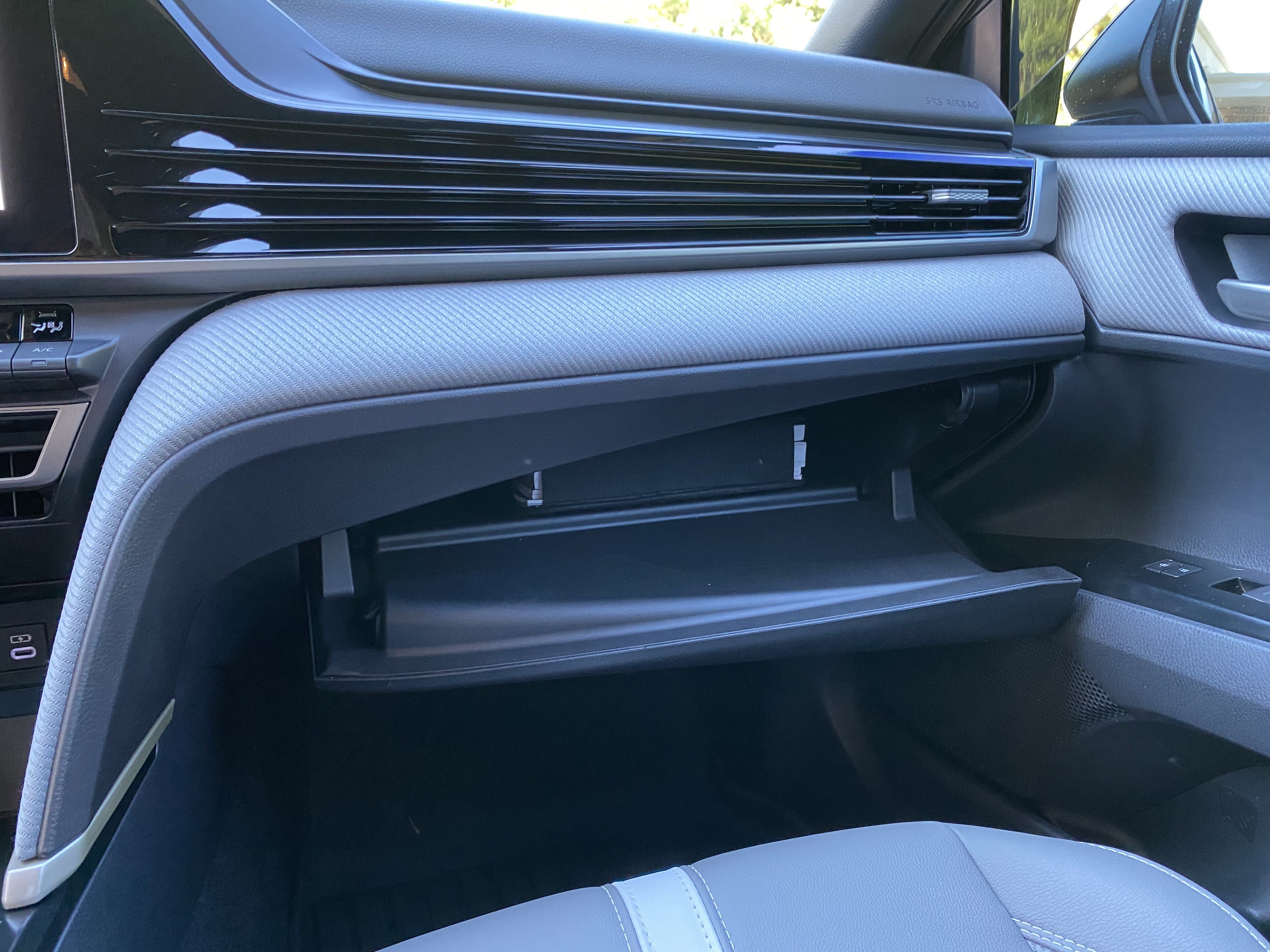 Used 2026 Toyota Camry SE FWD image 29