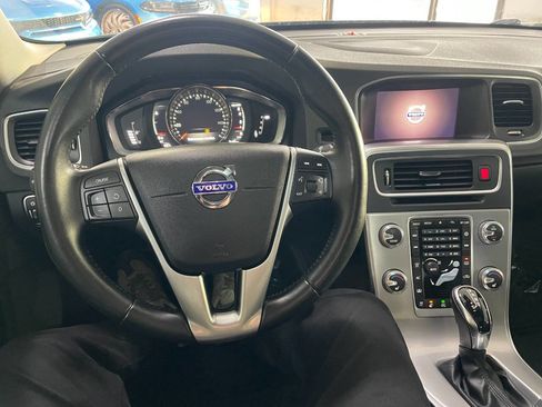 Used 2018 Volvo S60 T5 Inscription image 31