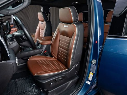 Used 2025 GMC Sierra 2500 Denali Ultimate w/ Max Trailering Package image 30