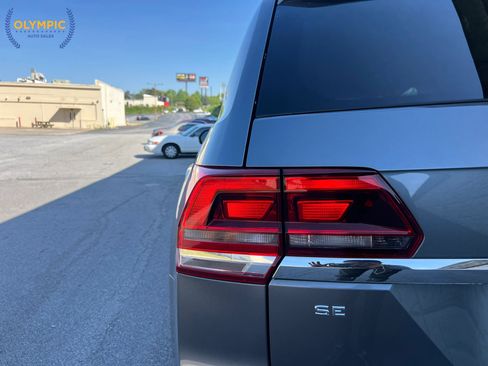 Used 2019 Volkswagen Atlas SE w/ Panoramic Sunroof Package image 16
