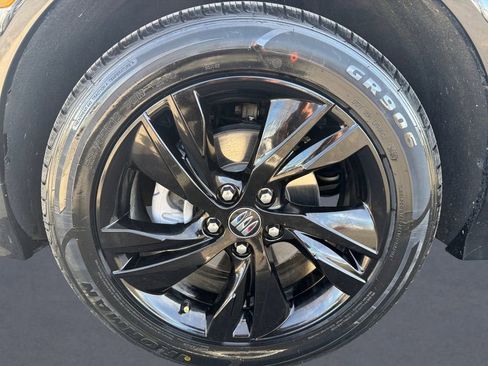 Used 2024 Buick Encore GX Sport Touring image 9