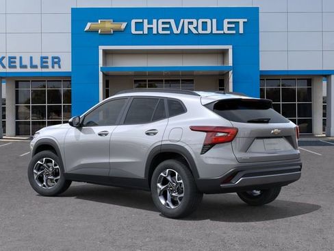 New 2026 Chevrolet Trax LT w/ Driver Confidence Package FWD image 3
