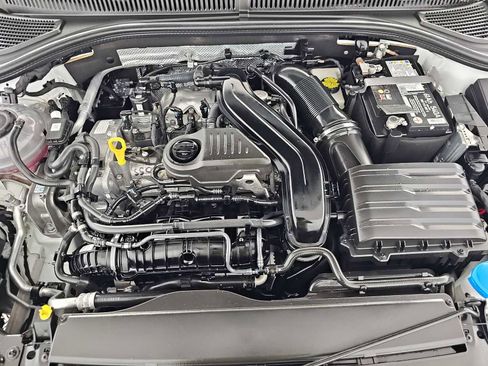 Used 2024 Volkswagen Jetta SE w/ Panoramic Sunroof Package image 27