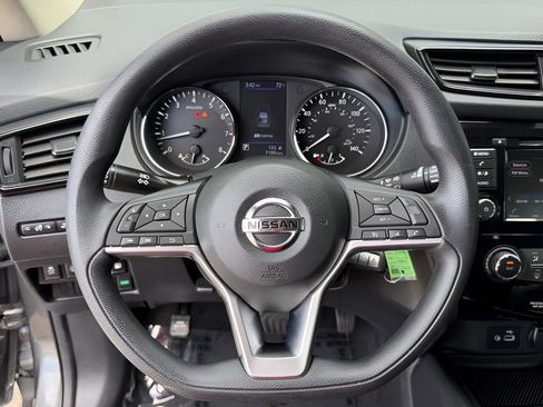 Used 2019 Nissan Rogue S FWD image 35