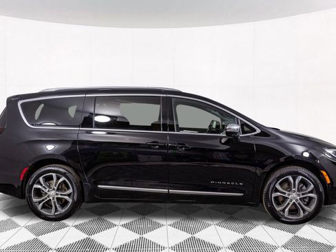 New 2026 Chrysler Pacifica Pinnacle image 16