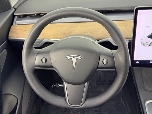 Used 2021 Tesla Model 3 Standard Range image 17