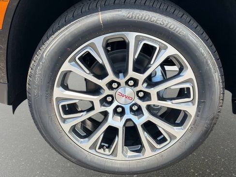 New 2026 GMC Yukon XL Denali w/ Denali Reserve Package AWD/4WD image 10
