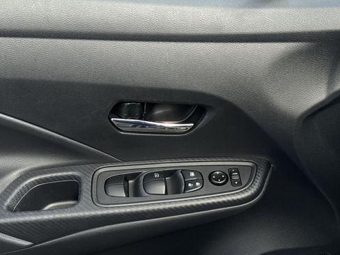 Used 2025 Nissan Versa SV FWD image 15