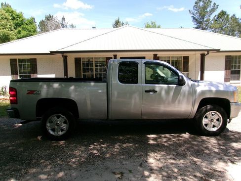 Used 2011 Chevrolet Silverado 1500 LT w/ All-Star Edition image 3