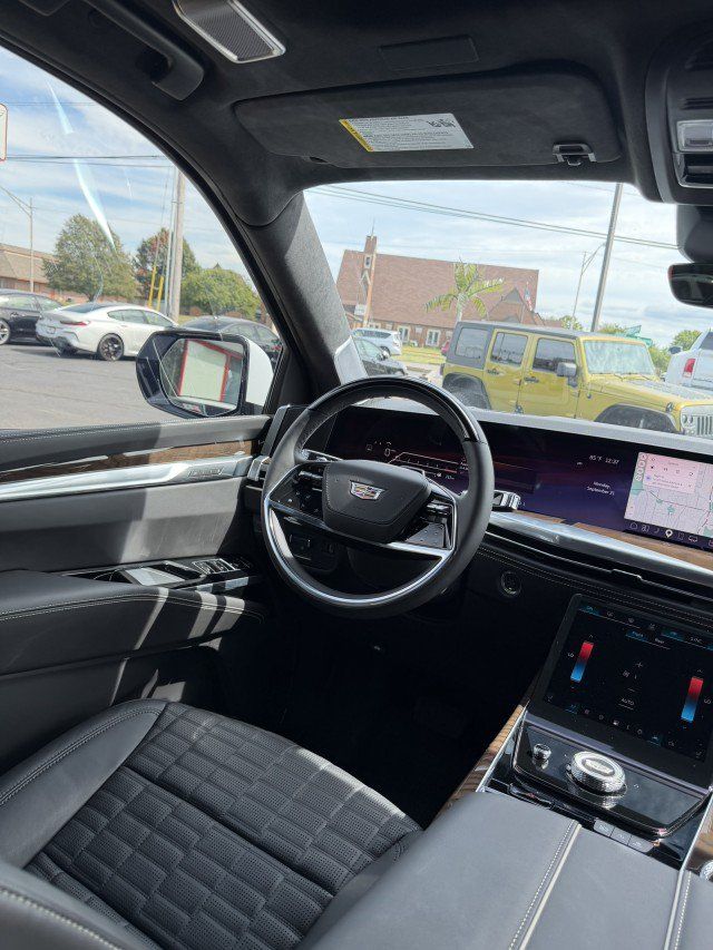 Used 2026 Cadillac Escalade Platinum Sport AWD/4WD image 42