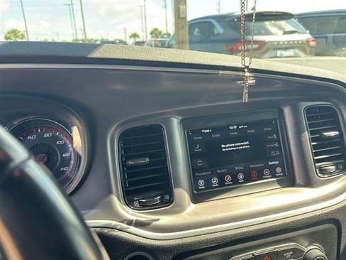 Used 2022 Dodge Charger SXT w/ Blacktop Package RWD image 3