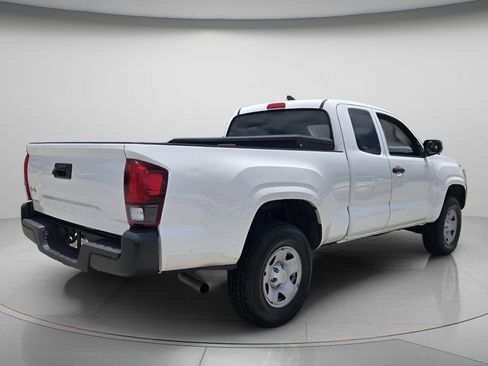 Used 2019 Toyota Tacoma SR AWD/4WD image 8
