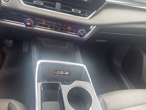 Certified 2025 Chevrolet Equinox LT w/ Convenience Package II image 14