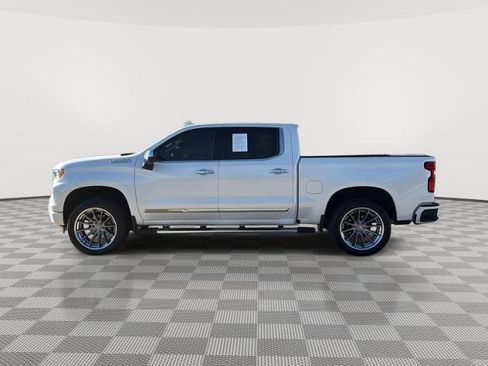 Used 2022 Chevrolet Silverado 1500 High Country w/ Z71 Off-Road Package image 2