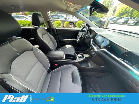 Used 2022 Kia Niro EX FWD image 47