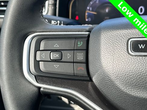 Used 2024 Jeep Wagoneer Base image 33