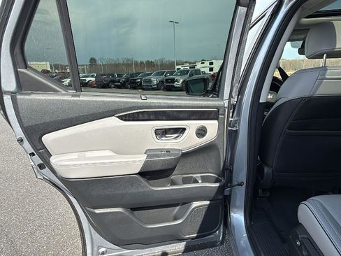 Used 2023 Honda Pilot Elite image 23
