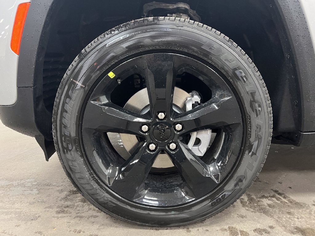 New 2025 Jeep Grand Cherokee Altitude RWD image 14