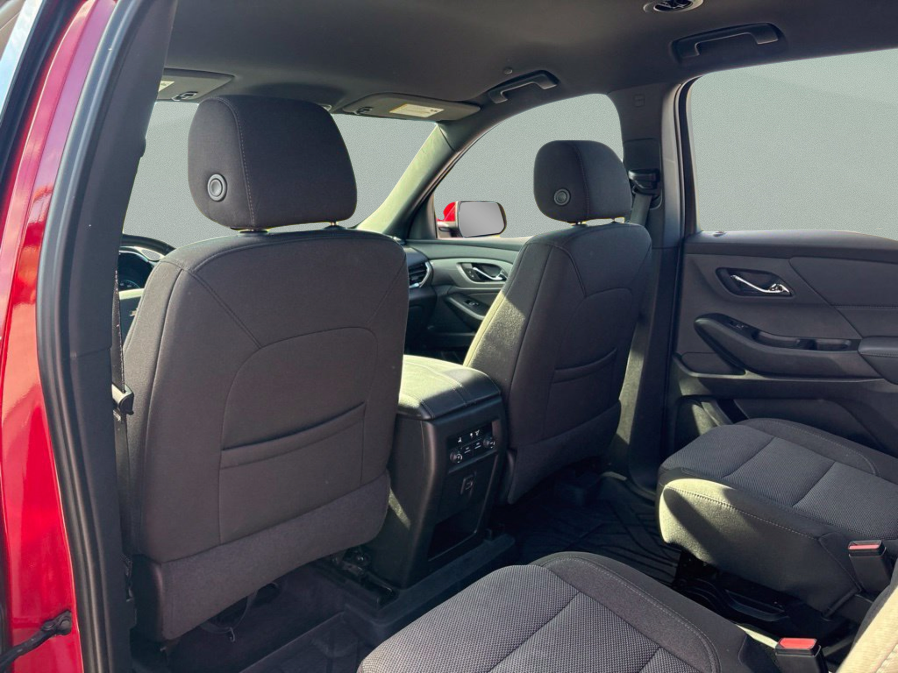 Used 2023 Chevrolet Traverse LT FWD image 20