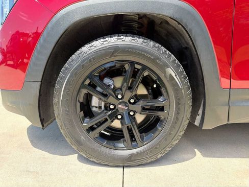 Used 2023 GMC Terrain AT4 AWD/4WD image 10