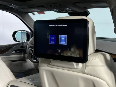 Used 2024 Cadillac Escalade Sport Platinum w/ LPO, ONYX Package image 25