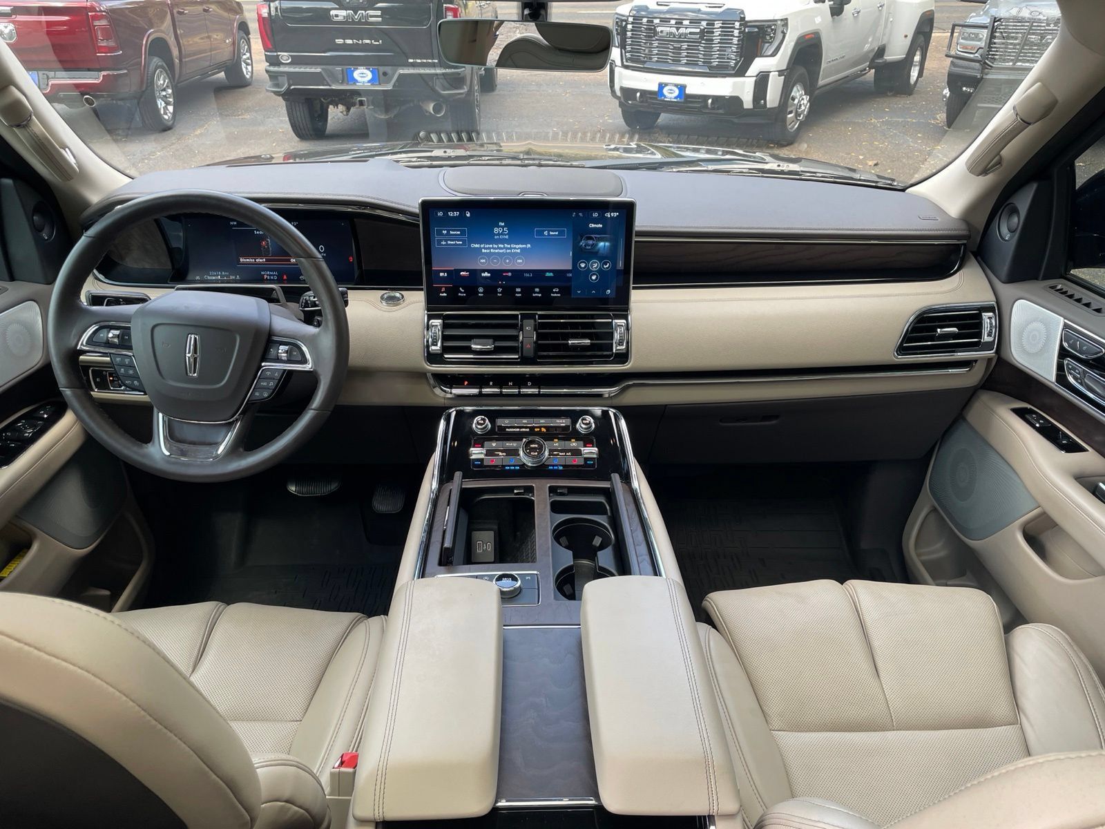 Used 2024 Lincoln Navigator Reserve AWD/4WD image 30