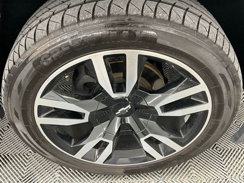 Used 2020 Chevrolet Suburban Premier w/ RST Edition image 25