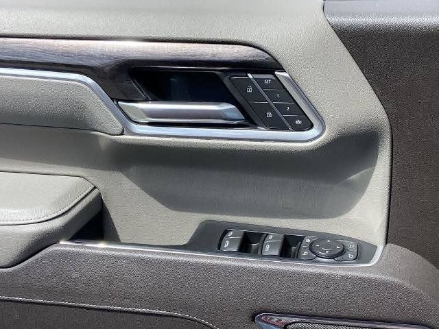 Used 2025 Chevrolet Silverado 1500 LTZ w/ LTZ Premium Package RWD image 19