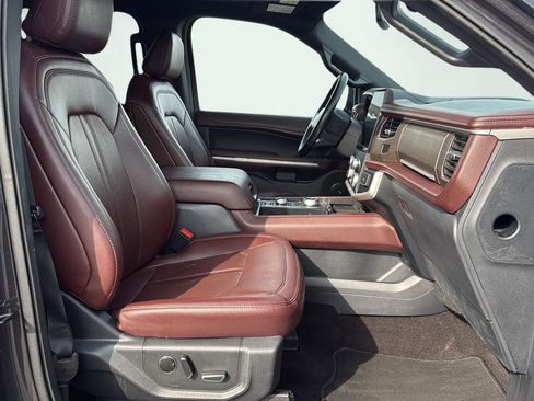 Used 2023 Ford Expedition Max Limited image 29